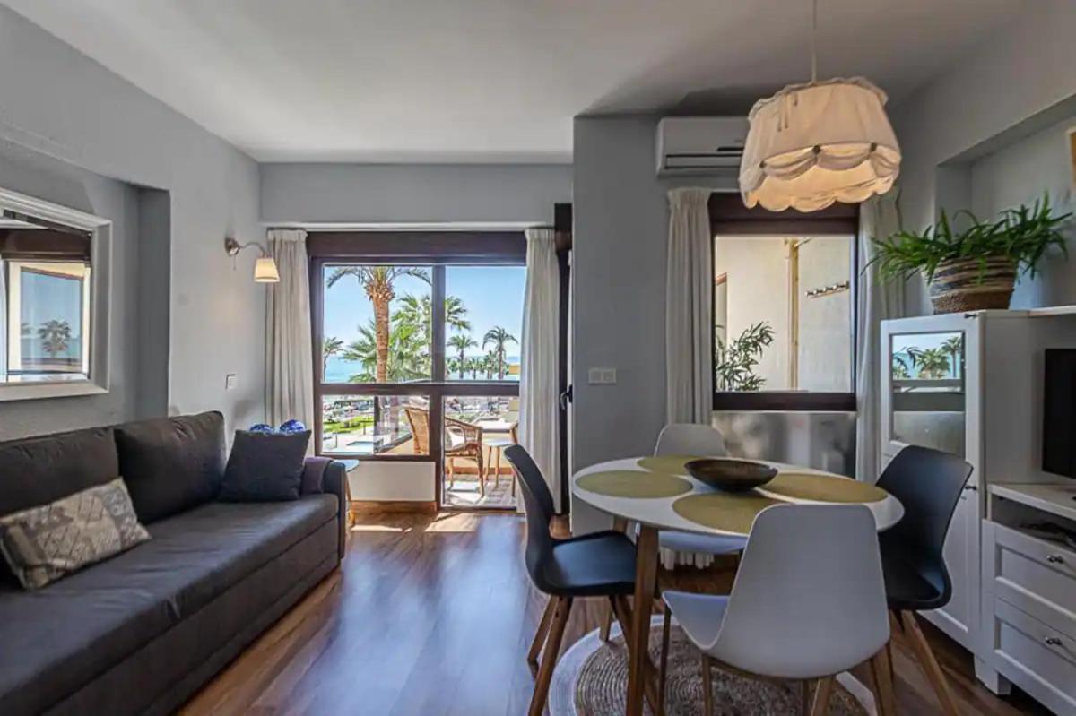 Encantador Apartamento En Primera Linea De Playa Benalmádena Kültér fotó